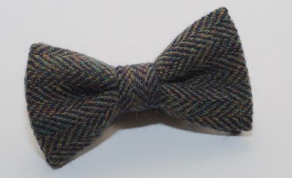 Donegal Tweed Bow Green Black Herringbone